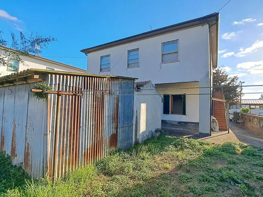 Immagine 18 di Casa trifamiliare in vendita  a Rosignano Marittimo