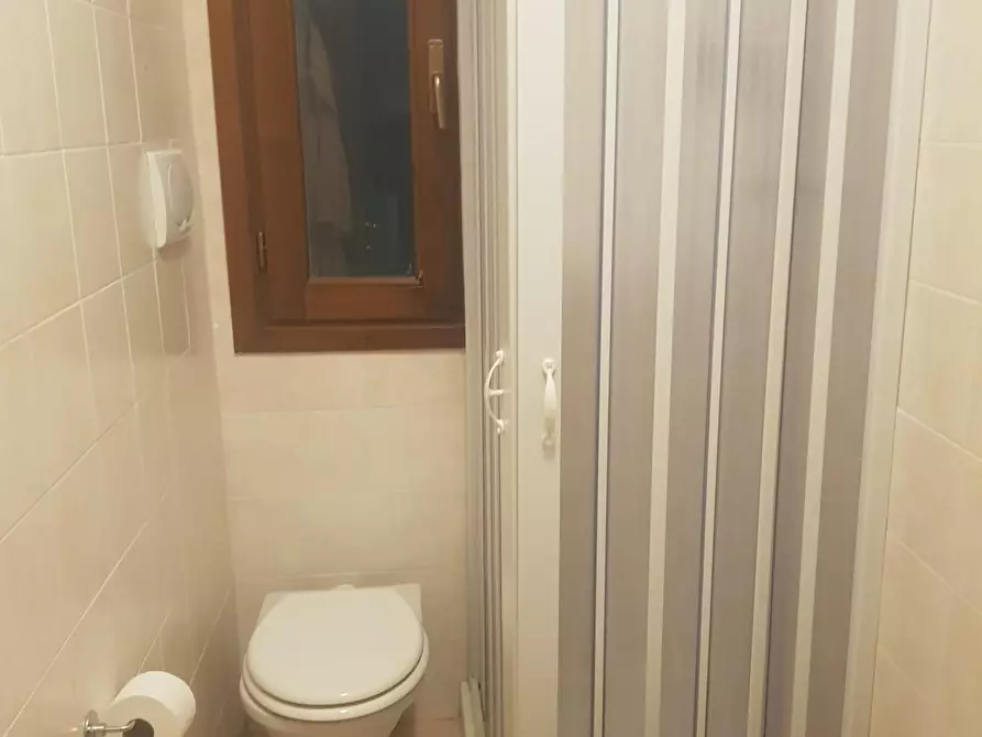 Immagine 15 di Appartamento in vendita  a Capraia E Limite