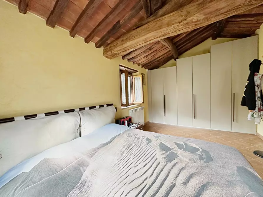 Immagine 11 di Rustico / casale in vendita  a Capannori
