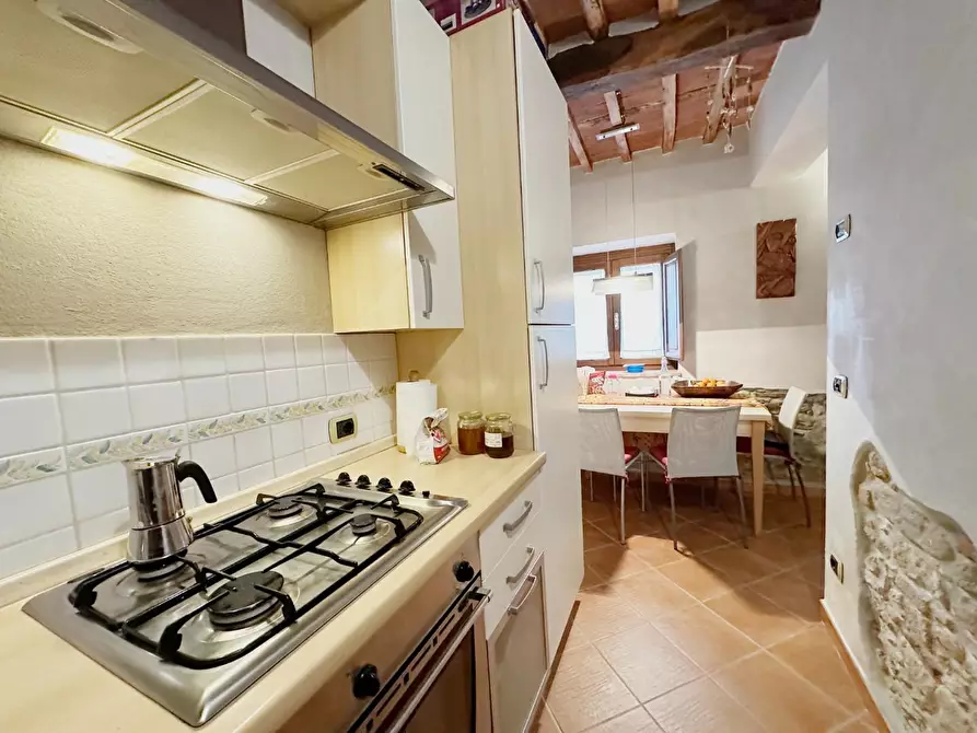 Immagine 7 di Rustico / casale in vendita  a Capannori