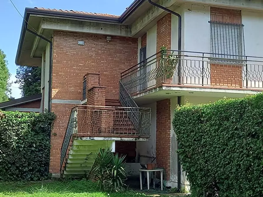 Immagine 26 di Casa bifamiliare in vendita  a Massa