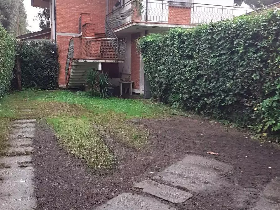 casa indipendente in vendita a Massa in zona Marina dei Ronchi