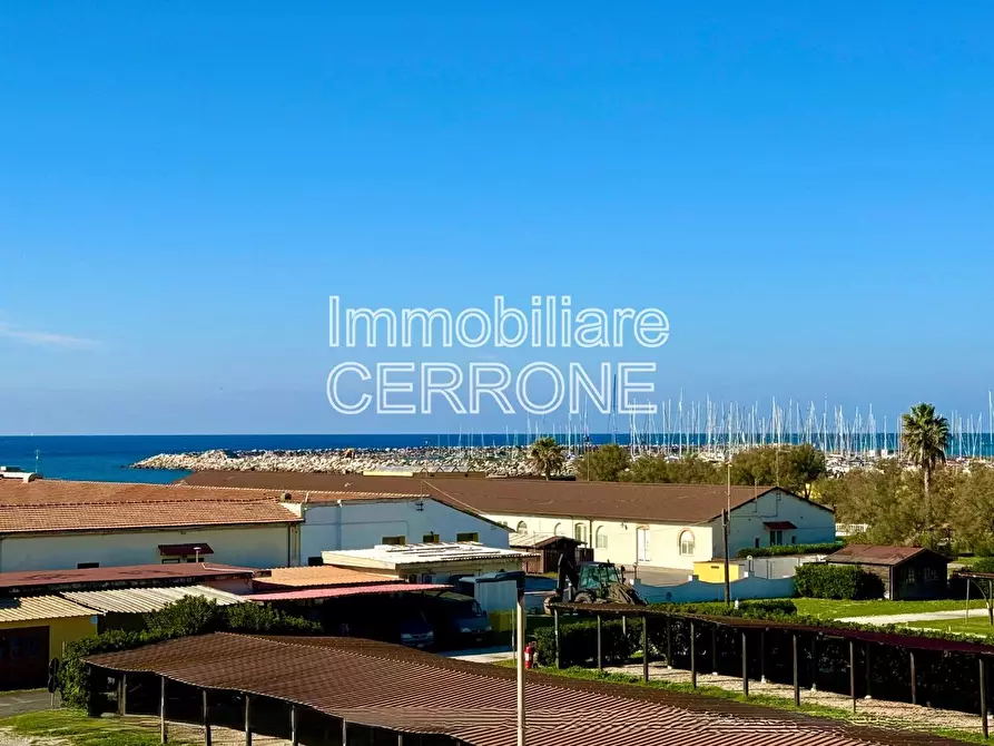 Immagine 31 di Appartamento in vendita  a Cecina