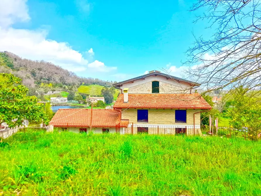 Immagine 2 di Villa in vendita  a Spigno Saturnia