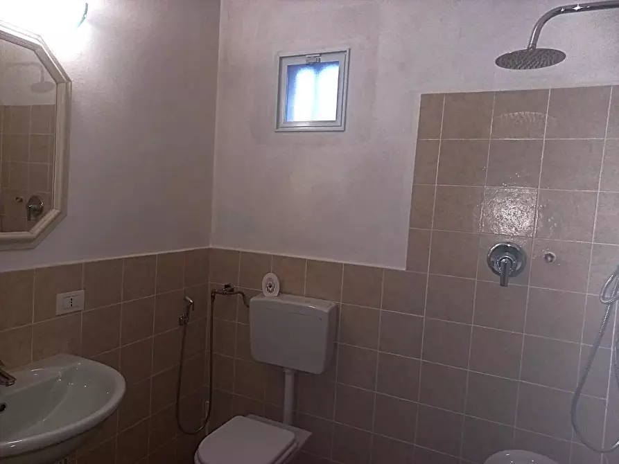 Immagine 5 di Casa bifamiliare in vendita  a Montignoso