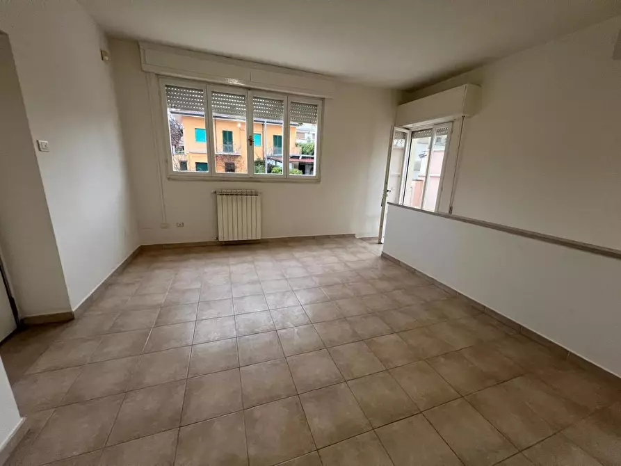 Immagine 3 di Appartamento in vendita  a Camaiore