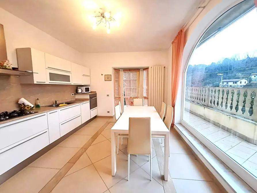 Immagine 9 di Casa indipendente in vendita  a Carrara