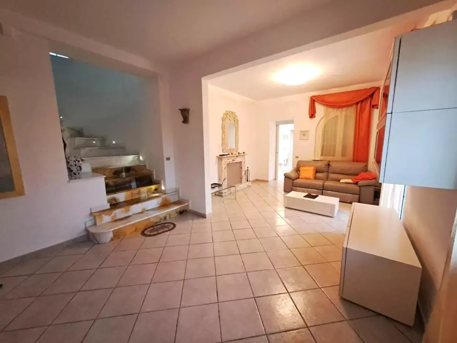 Immagine 5 di Casa indipendente in vendita  a Carrara
