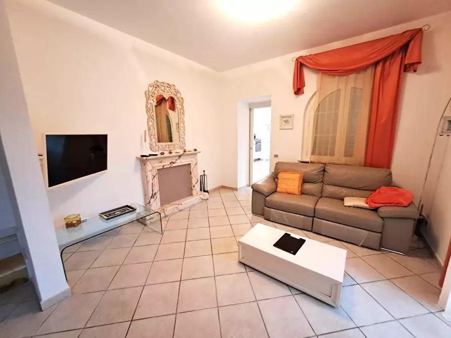 Immagine 12 di Casa indipendente in vendita  a Carrara