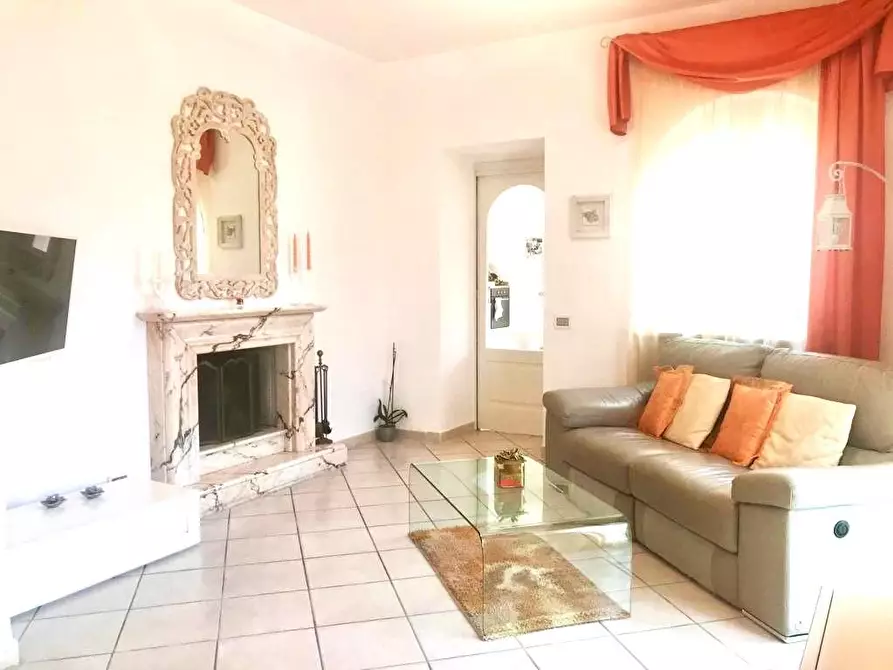 Immagine 11 di Casa indipendente in vendita  a Carrara