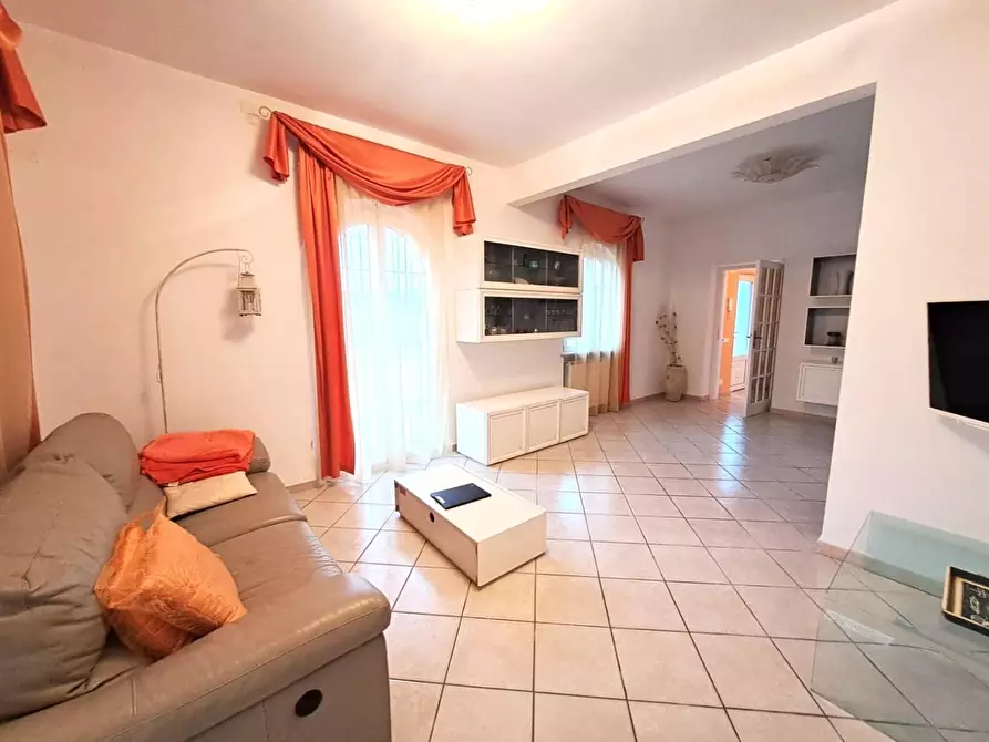 Immagine 6 di Casa indipendente in vendita  a Carrara