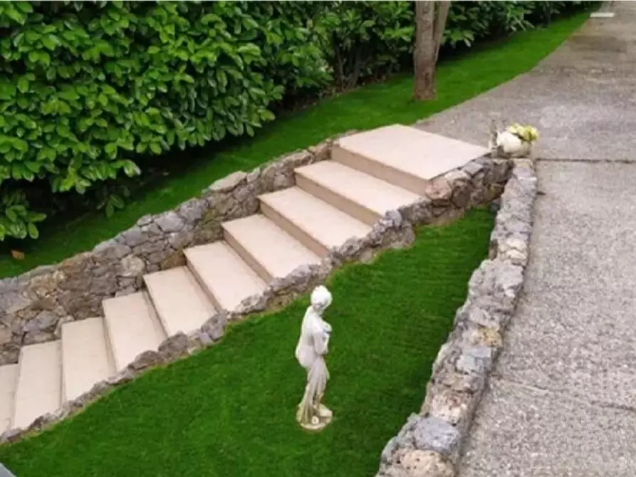 Immagine 38 di Casa indipendente in vendita  a Carrara