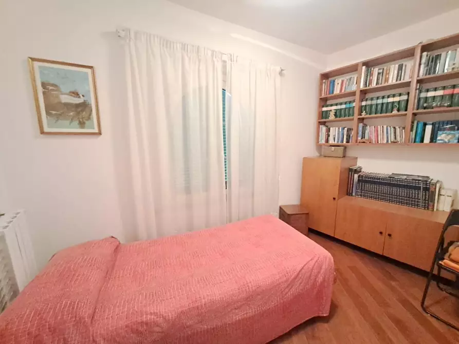 Immagine 23 di Casa indipendente in vendita  a Carrara