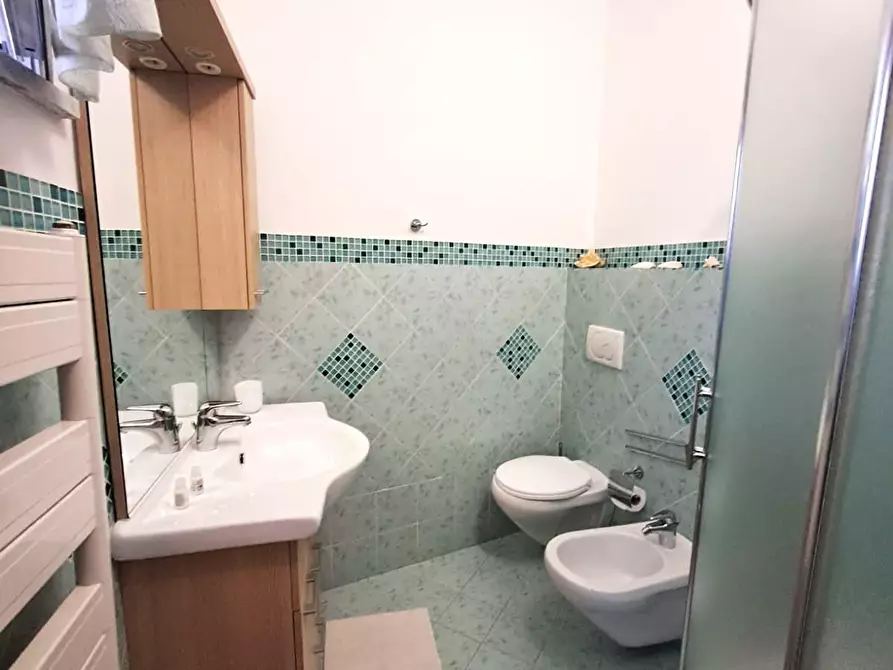 Immagine 28 di Casa indipendente in vendita  a Carrara