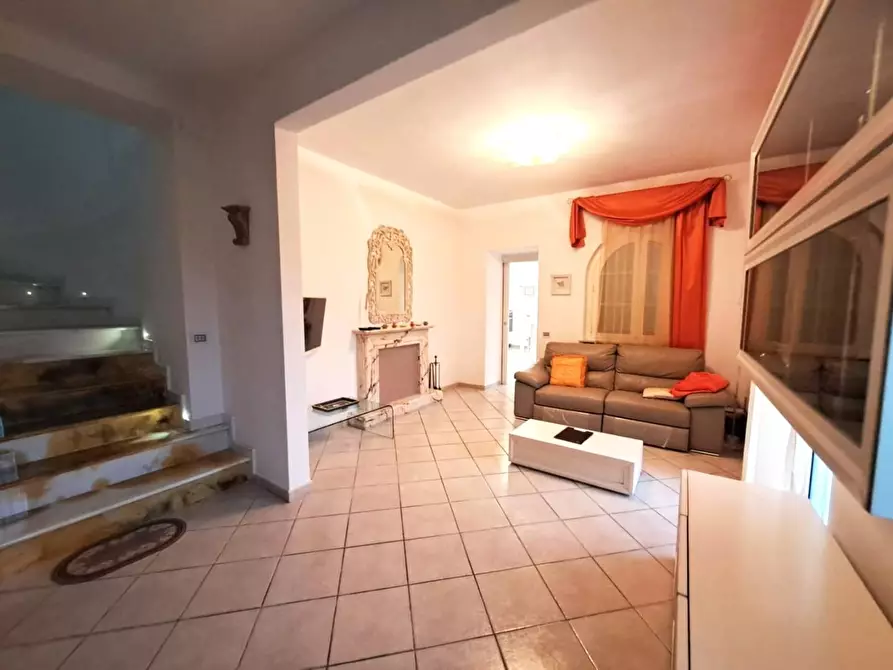 Immagine 4 di Casa indipendente in vendita  a Carrara