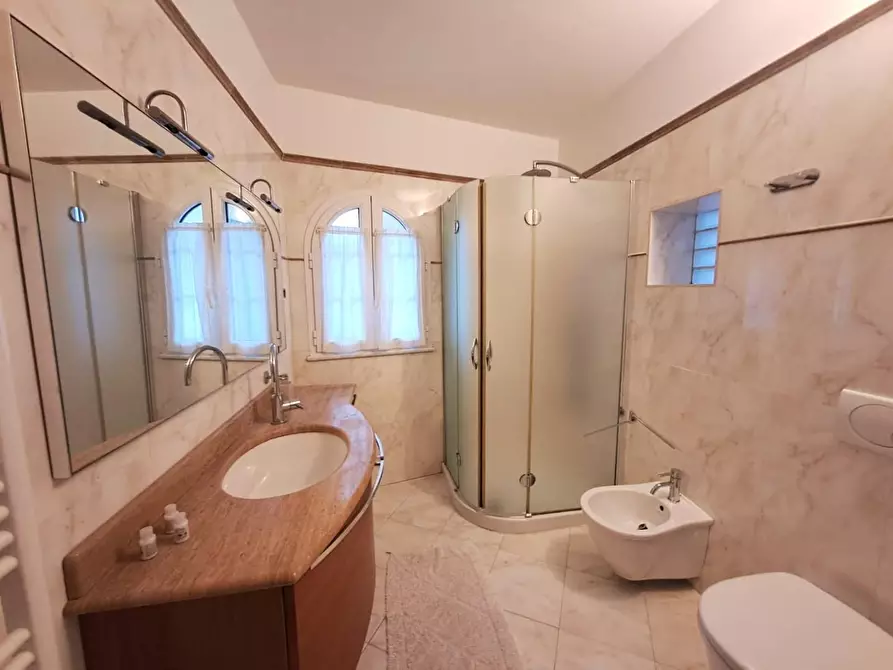 Immagine 26 di Casa indipendente in vendita  a Carrara