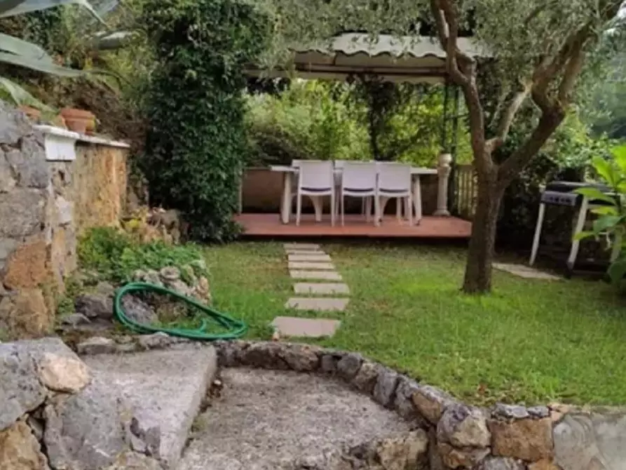 Immagine 39 di Casa indipendente in vendita  a Carrara