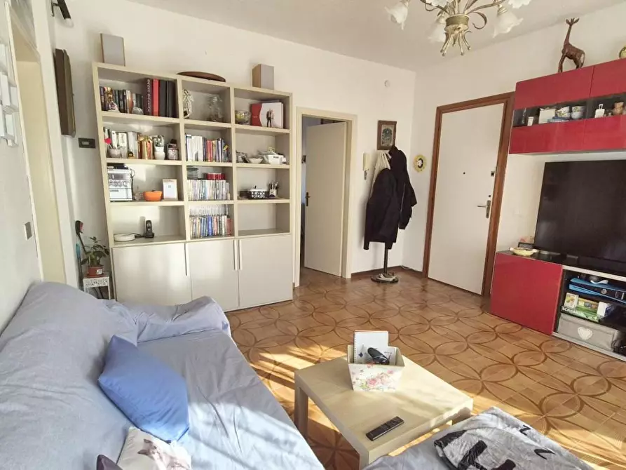 Immagine 11 di Appartamento in vendita  a Viareggio