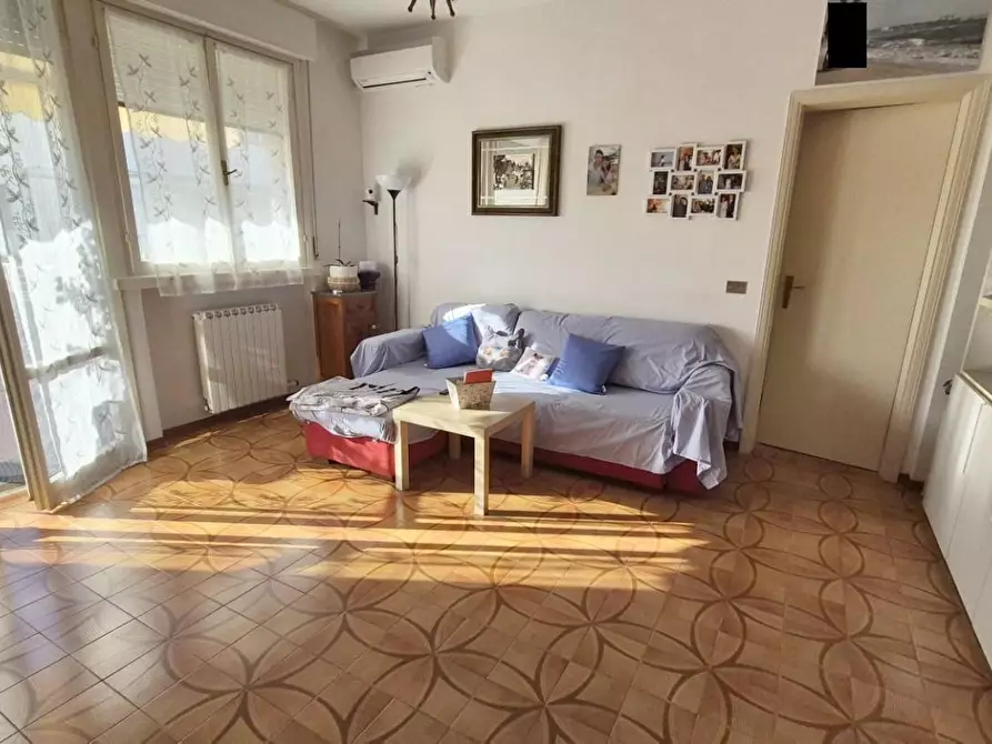 Immagine 5 di Appartamento in vendita  a Viareggio