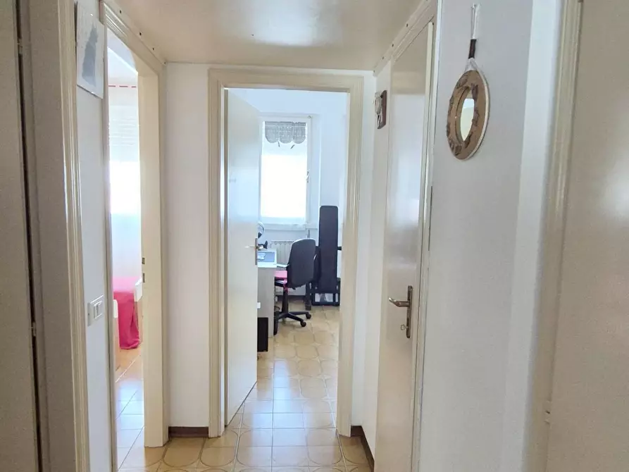 Immagine 71 di Appartamento in vendita  a Viareggio