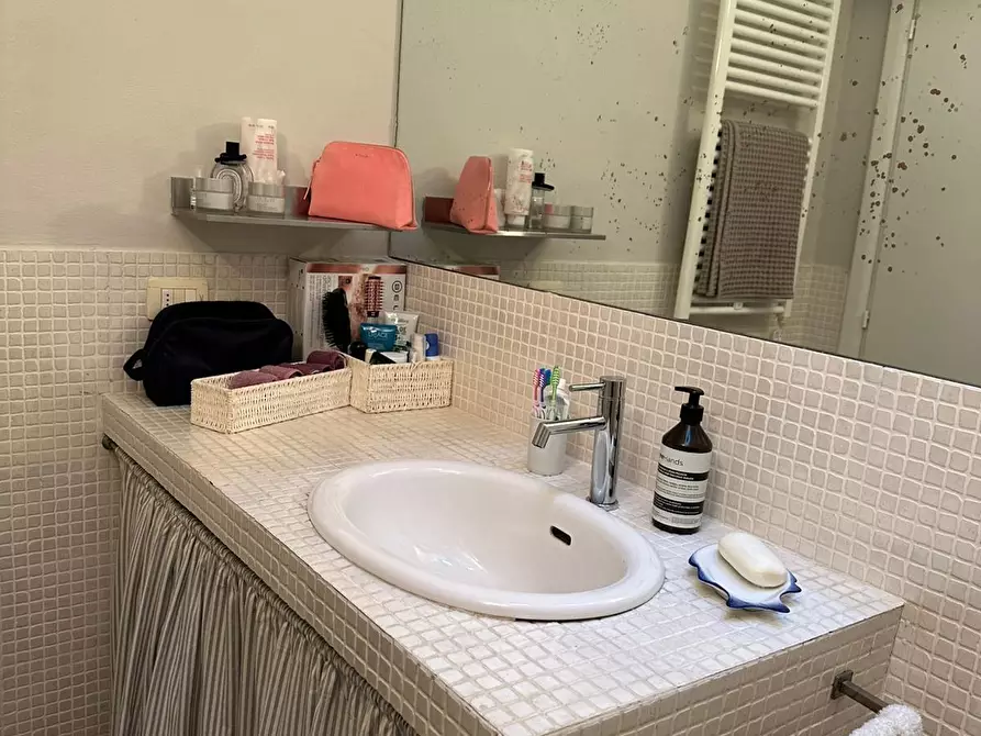 Immagine 16 di Villetta a schiera in vendita  a Massa