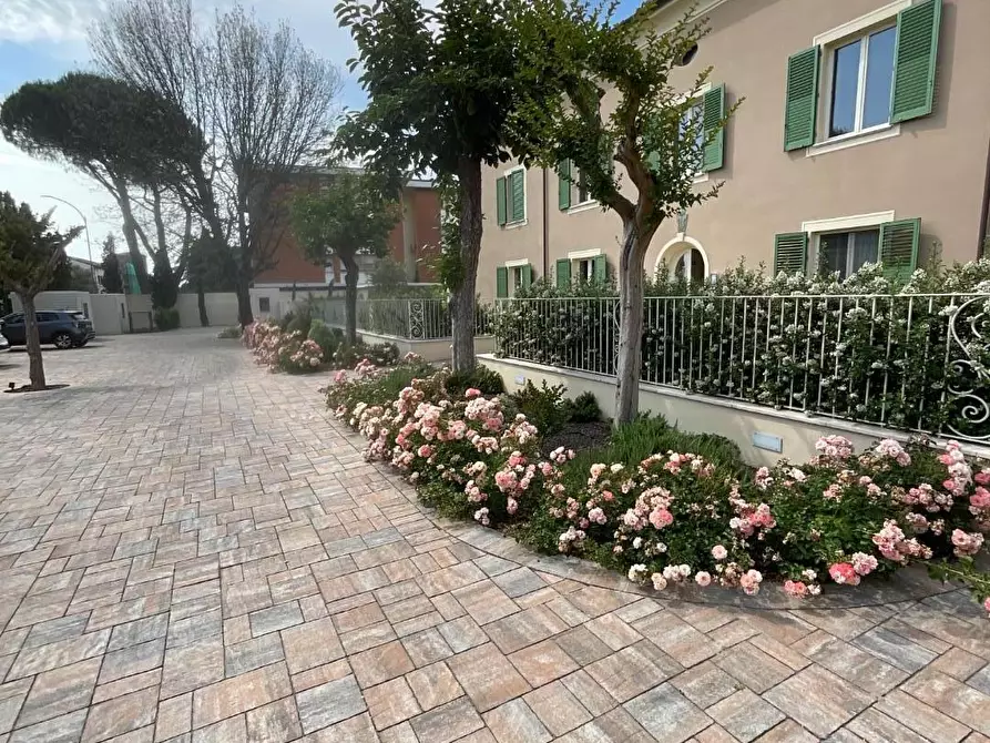 Immagine 45 di Immobile di prestigio in affitto  a Cascina