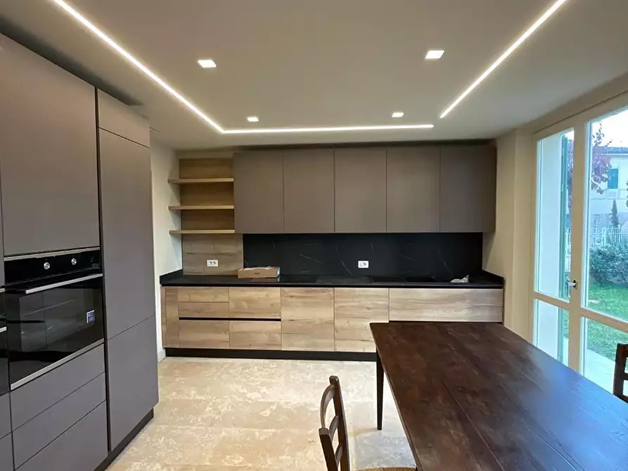 Immagine 9 di Immobile di prestigio in affitto  a Cascina