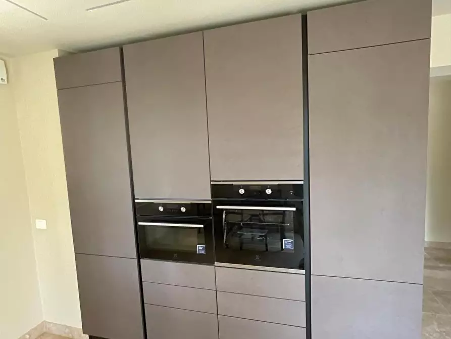 Immagine 26 di Immobile di prestigio in affitto  a Cascina