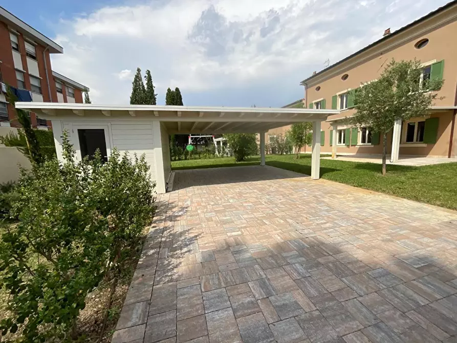 Immagine 36 di Immobile di prestigio in affitto  a Cascina