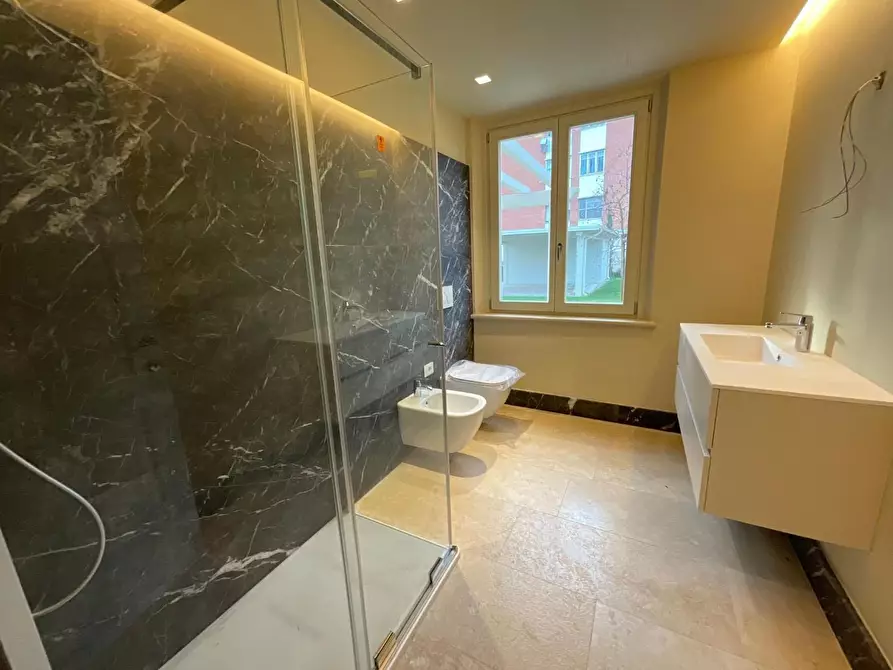 Immagine 14 di Immobile di prestigio in affitto  a Cascina