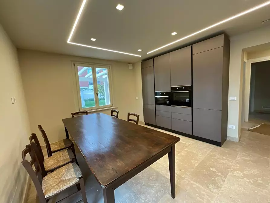 Immagine 8 di Immobile di prestigio in affitto  a Cascina