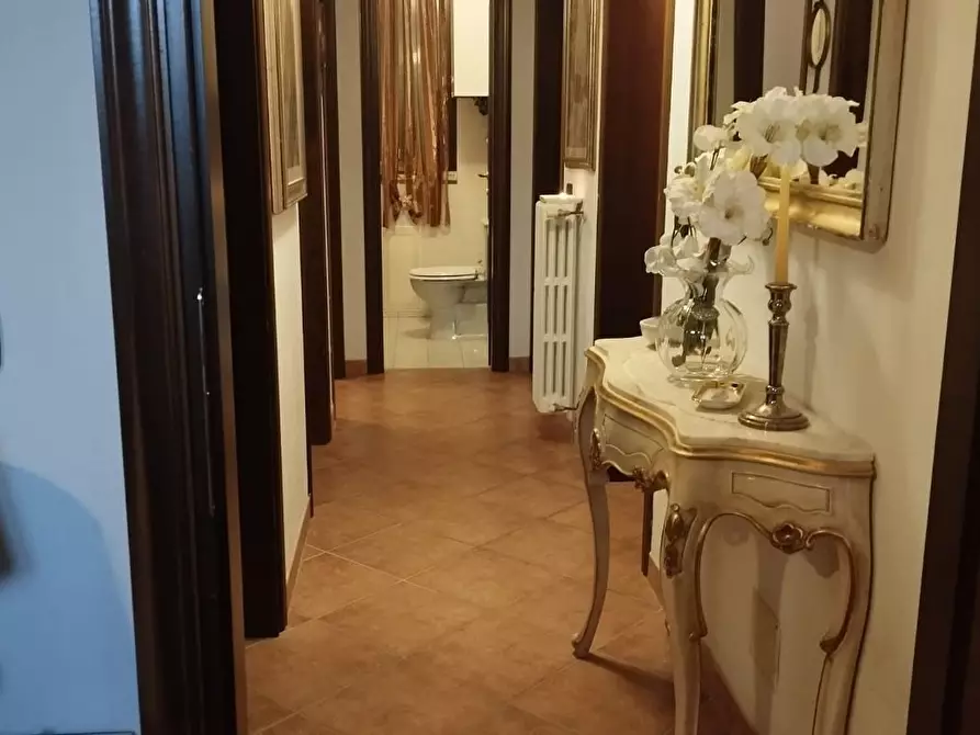 Immagine 2 di Villetta a schiera in vendita  a Cascina