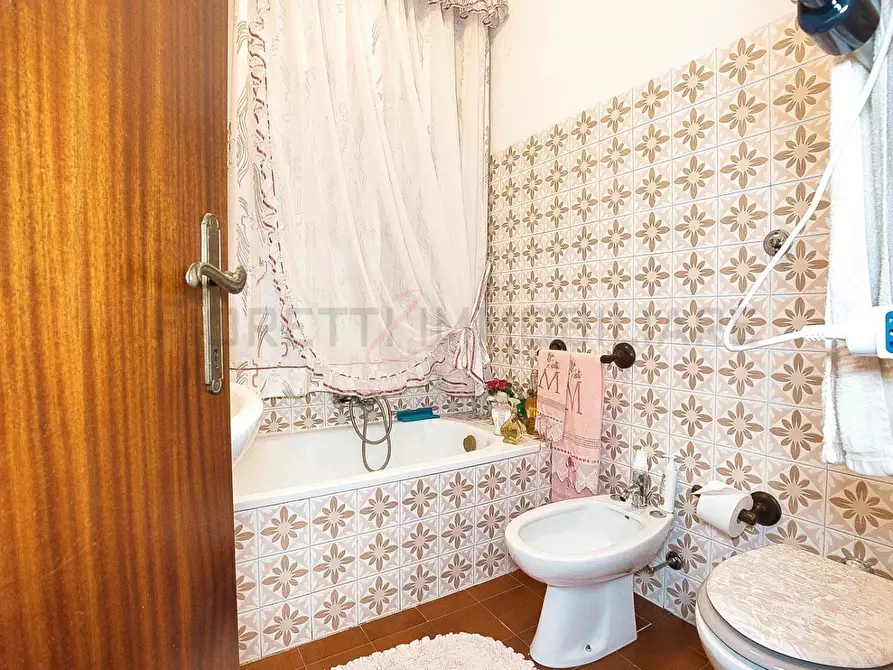 Immagine 25 di Appartamento in vendita  a Campiglia Marittima