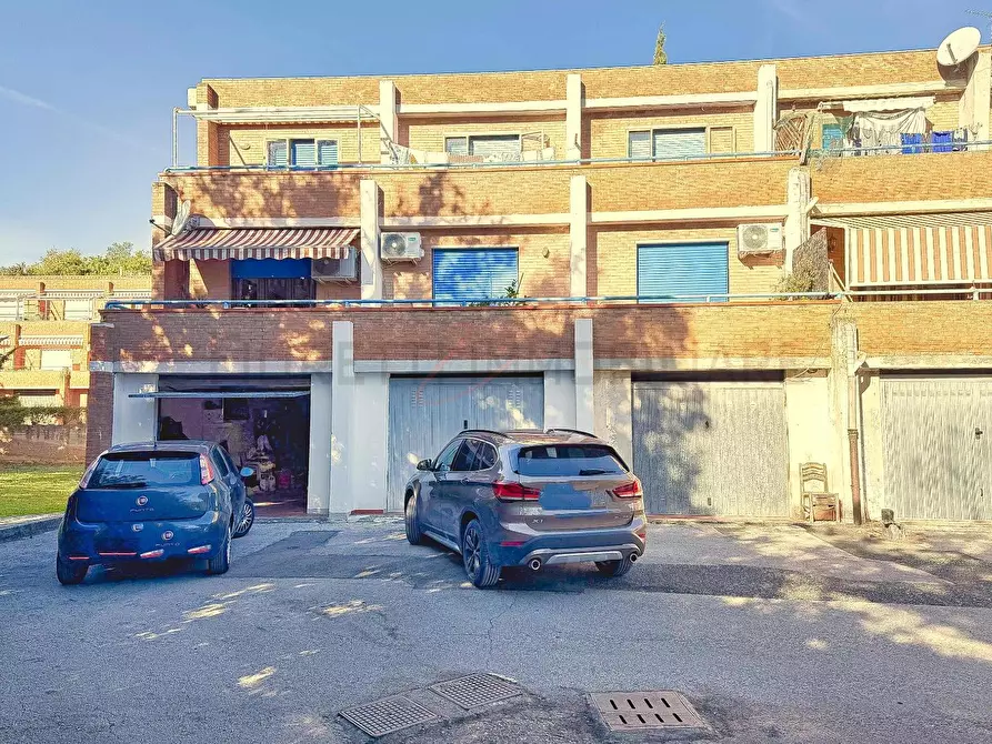 Immagine 31 di Appartamento in vendita  a Campiglia Marittima