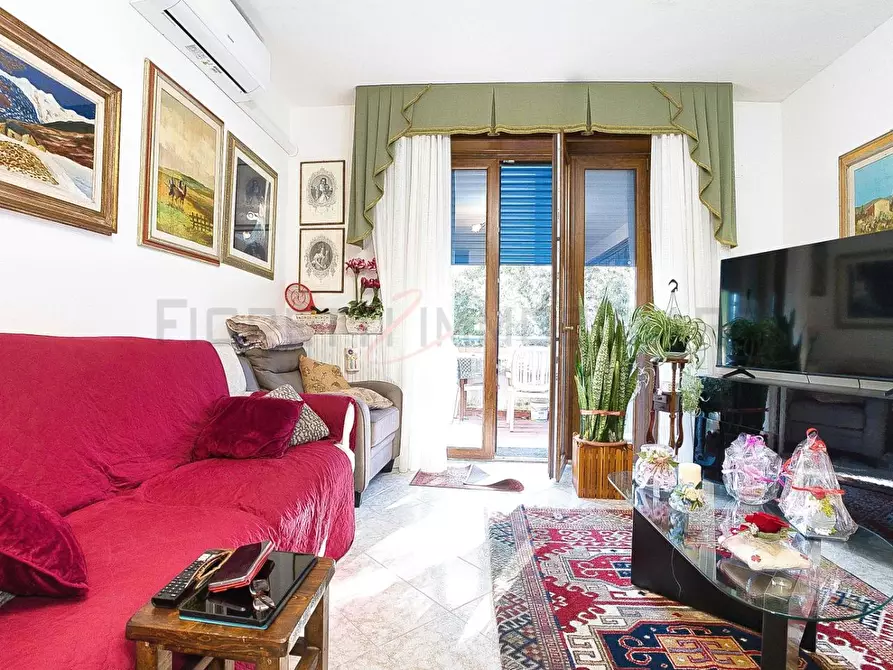 Immagine 11 di Appartamento in vendita  a Campiglia Marittima