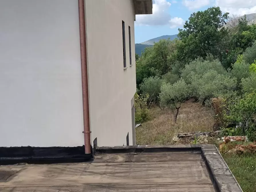 Immagine 3 di Casa colonica in vendita  a Formia