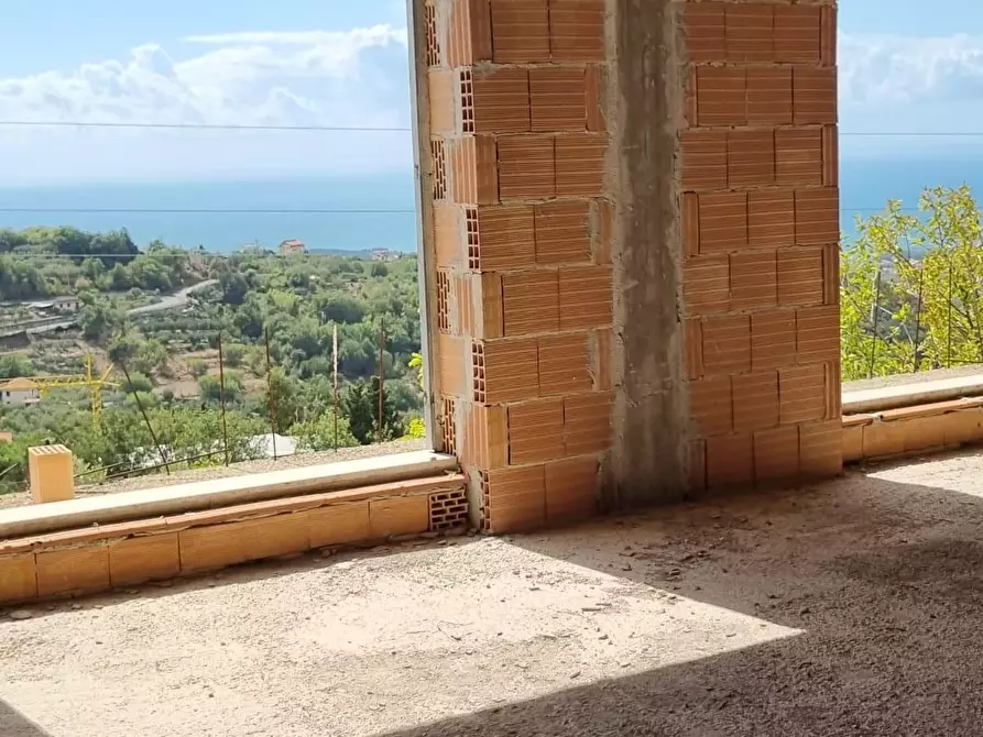 Immagine 11 di Casa colonica in vendita  a Formia