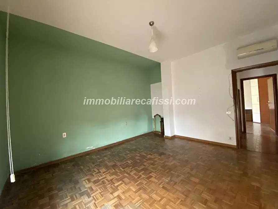 Immagine 10 di Appartamento in vendita  a Prato