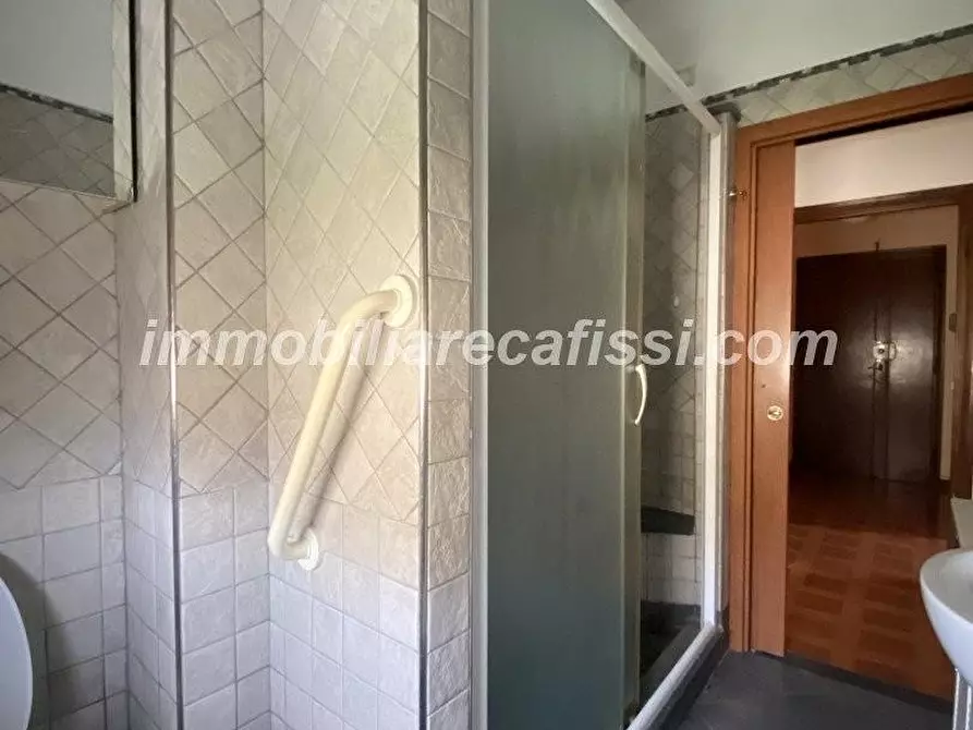 Immagine 15 di Appartamento in vendita  a Prato