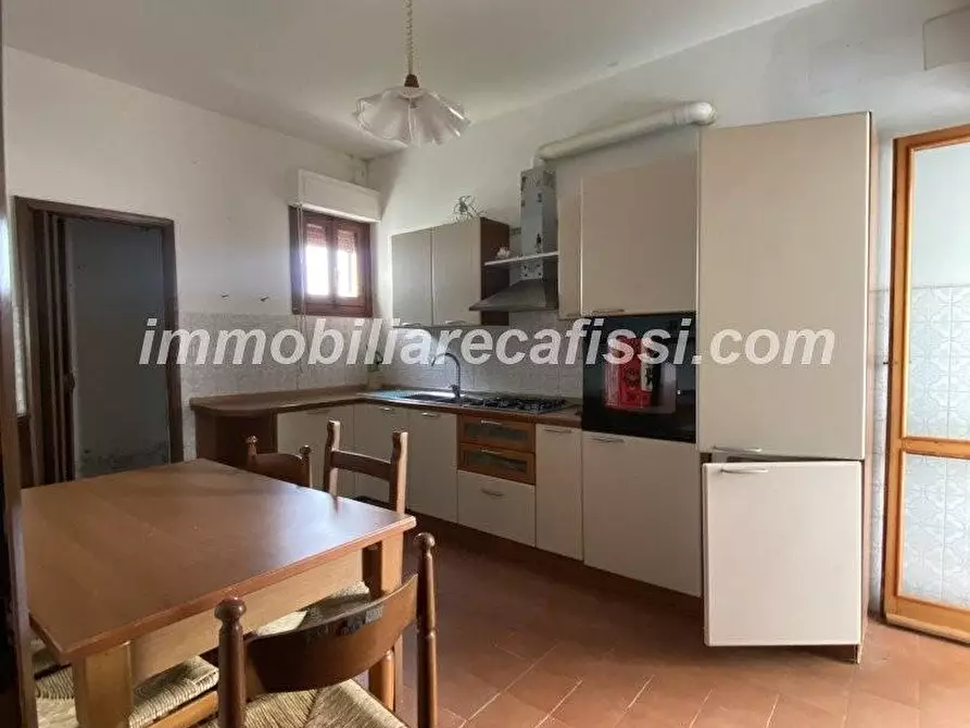 Immagine 5 di Appartamento in vendita  a Prato