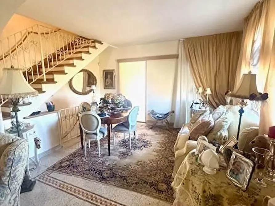 Immagine 34 di Villa in vendita  a Camaiore