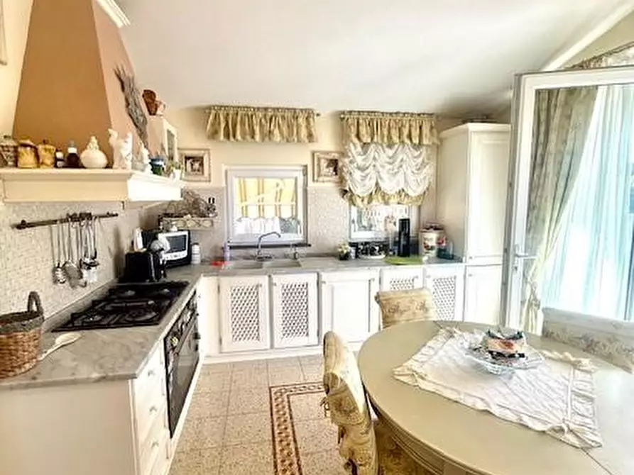 Immagine 58 di Villa in vendita  a Camaiore