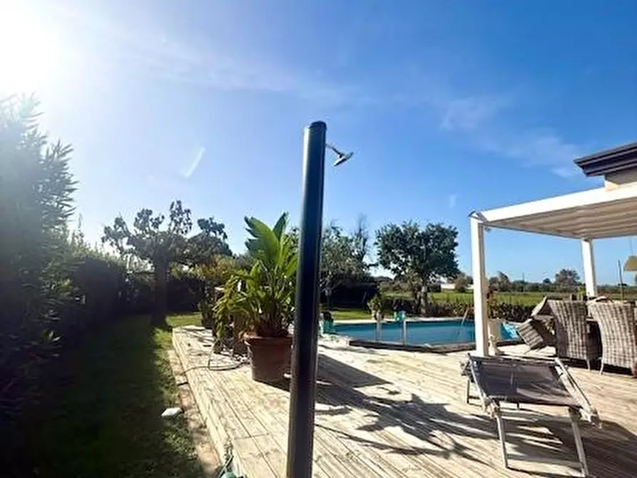 Immagine 3 di Villa in vendita  a Camaiore