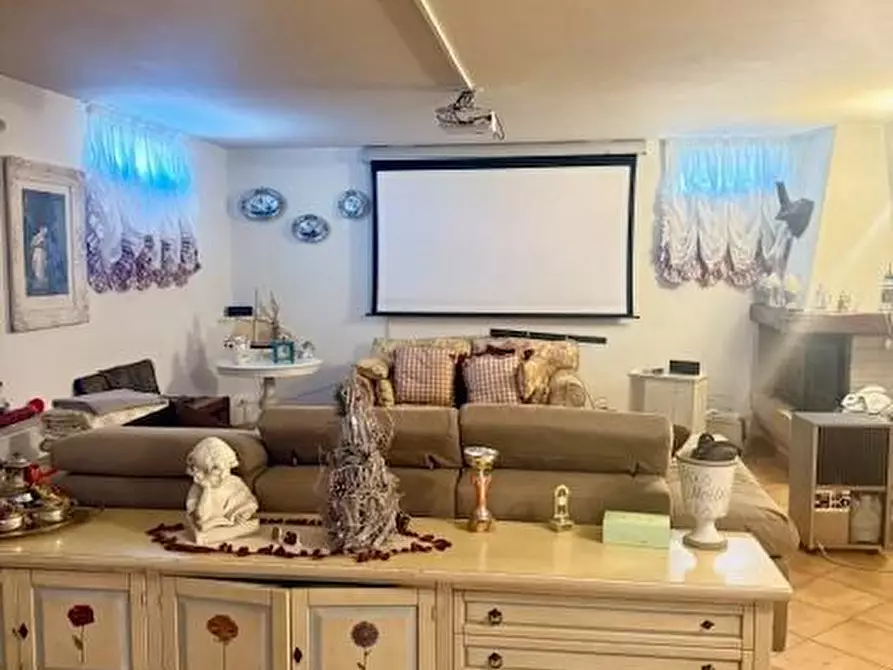 Immagine 41 di Villa in vendita  a Camaiore