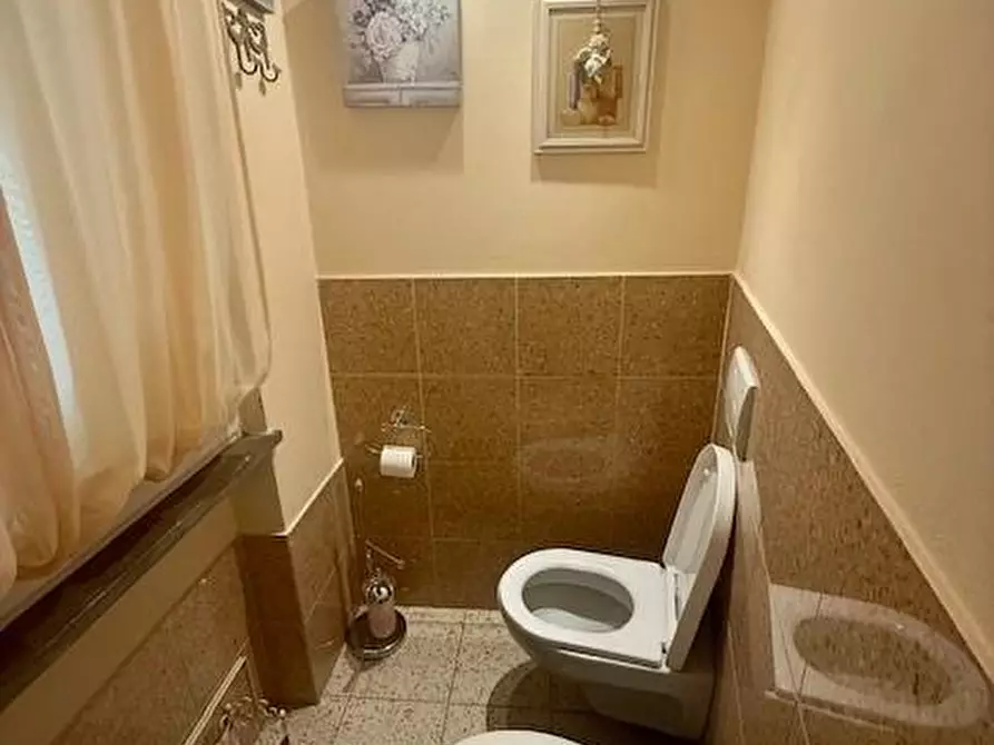 Immagine 13 di Villa in vendita  a Camaiore