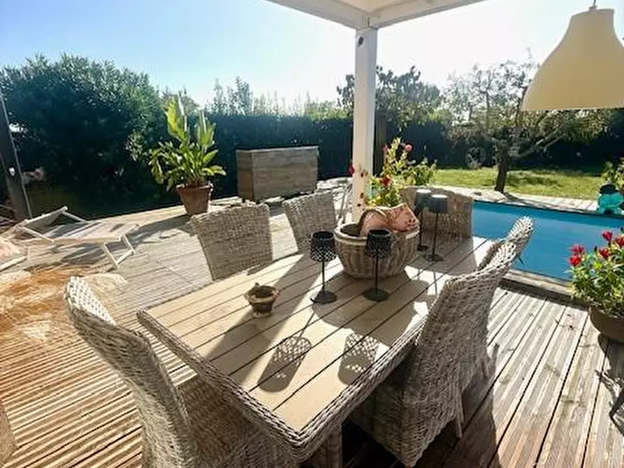 Immagine 4 di Villa in vendita  a Camaiore