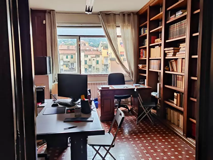 Immagine 5 di Ufficio in vendita  a Carrara