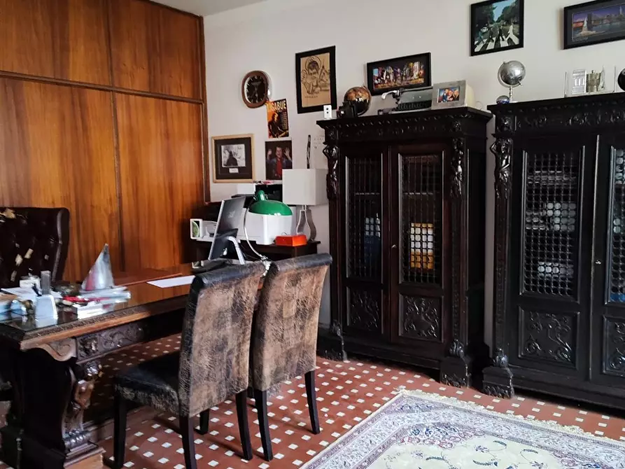 Immagine 2 di Ufficio in vendita  a Carrara