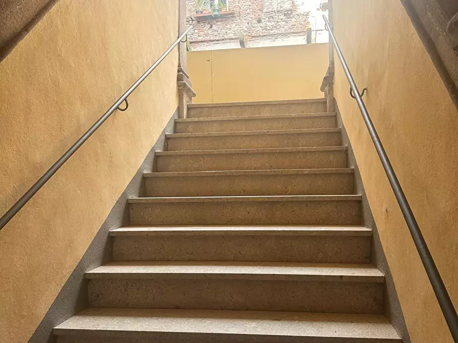 Immagine 33 di Appartamento in vendita  a Lucca