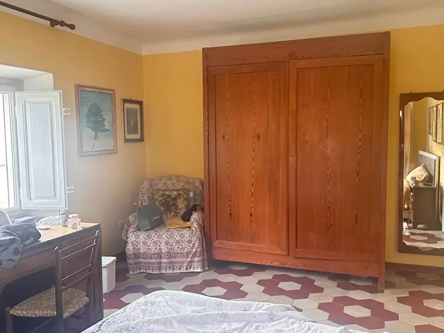 Immagine 14 di Appartamento in vendita  a Lucca